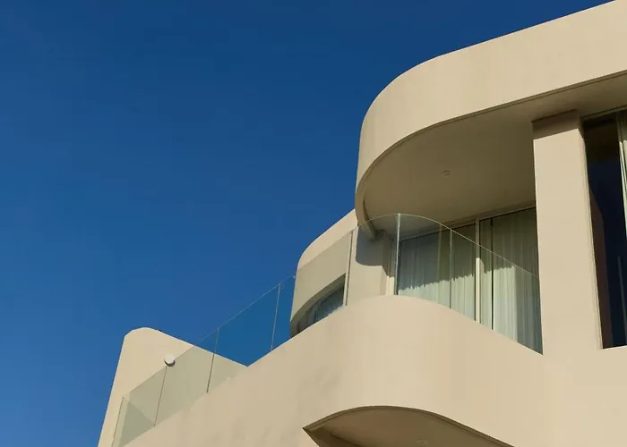 Fira Hotel