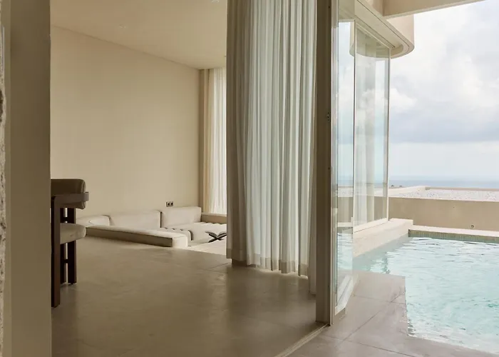 Fira Uluwatu